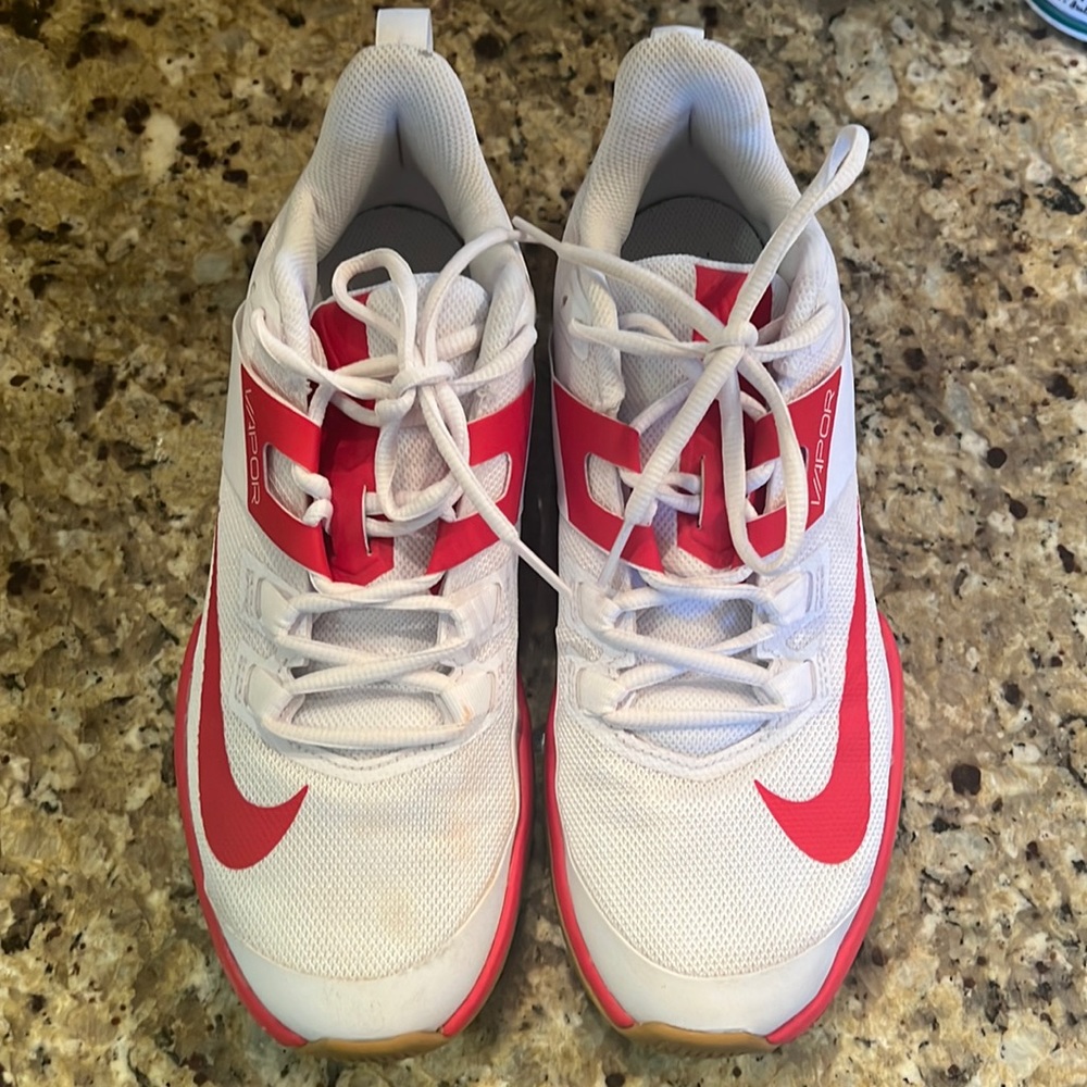 Nike Vapor Tennis Court Shoe Size 9 Worn 2x. Excellent Condition White Red